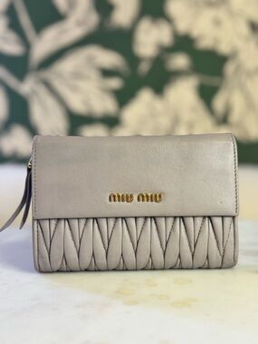 Miu Miu Matelassé Leather Wallet in Light Gray EUC